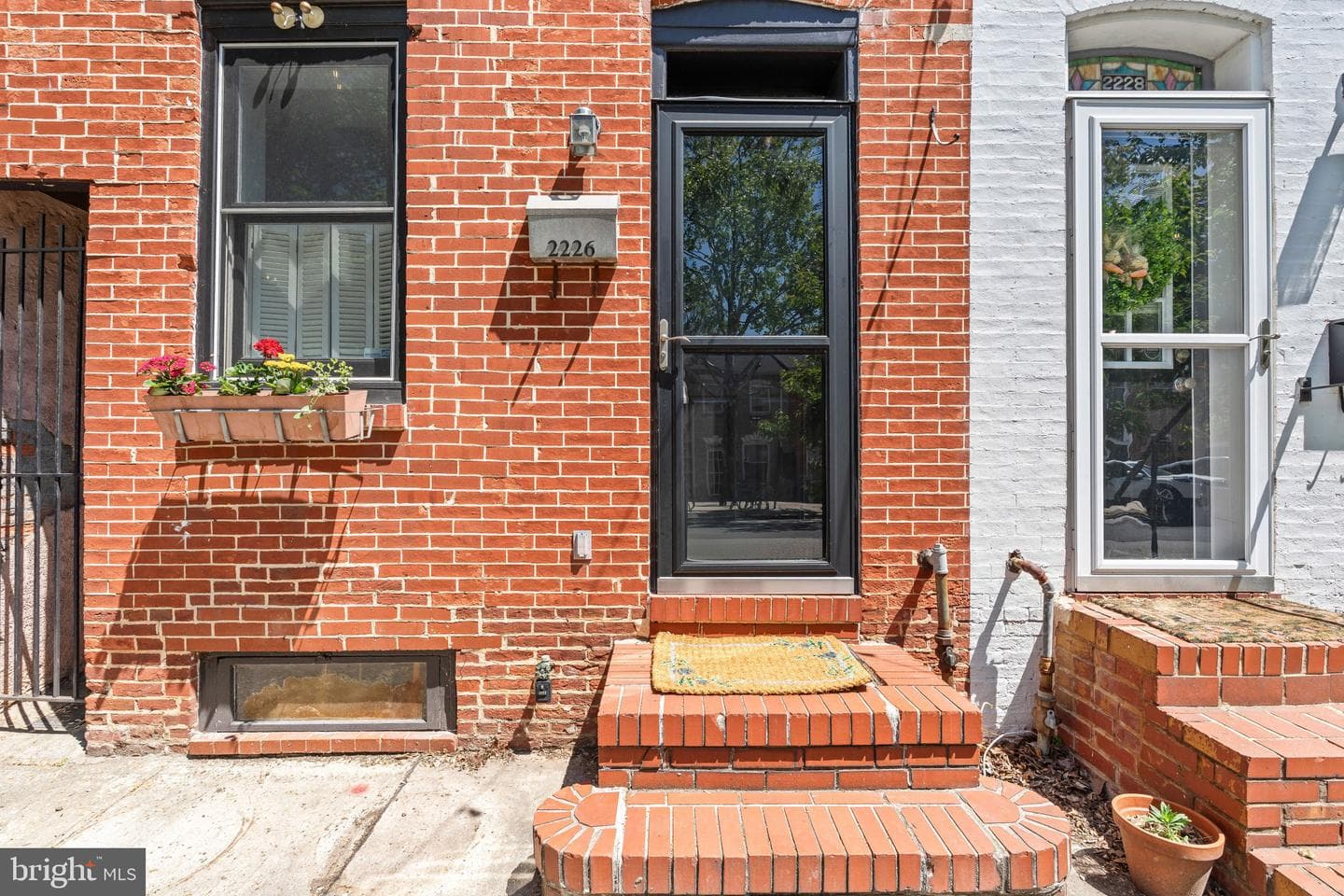 2226 Essex Street photo 4