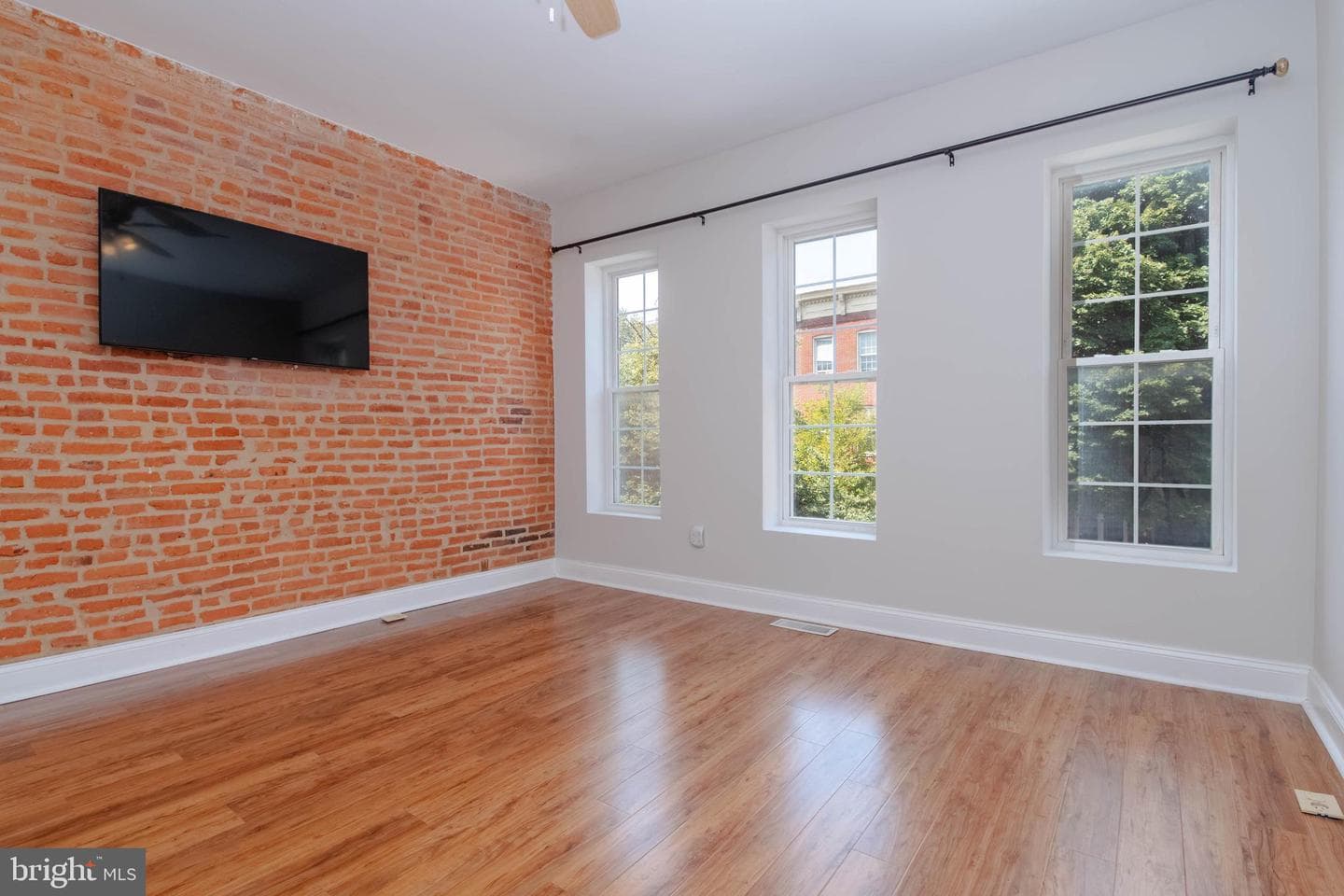 1621 S Charles Street photo 27