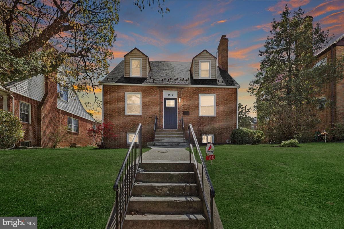 1315 Lakeside Avenue