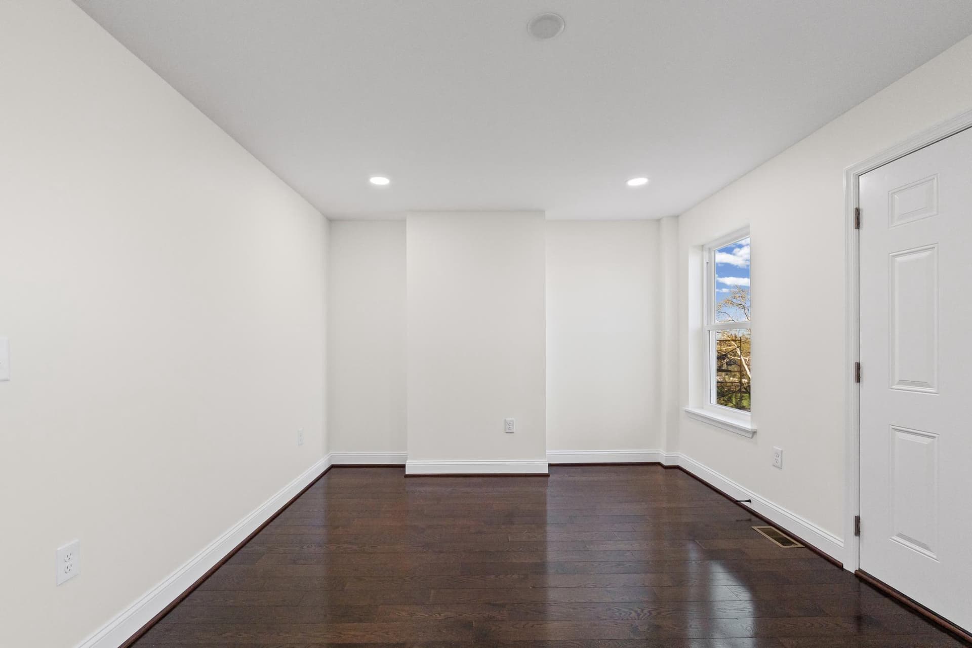 532 N Carrollton Avenue photo 10