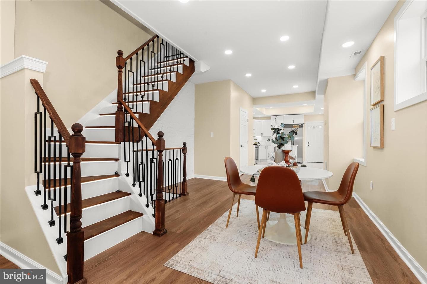 531 S Kenwood Avenue photo 9