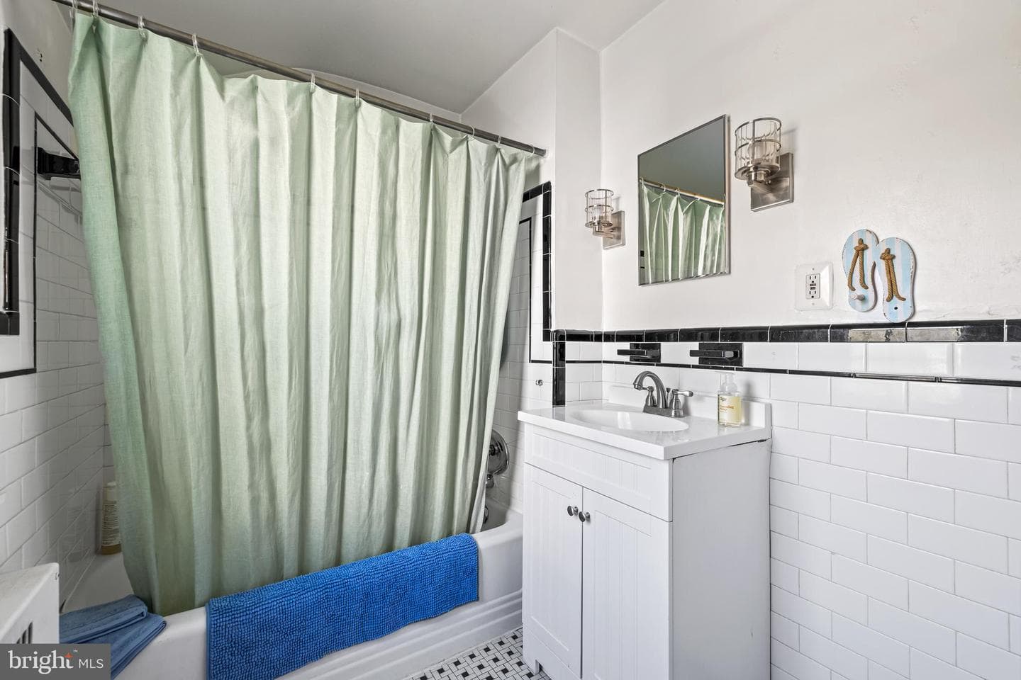 702 W Melrose Avenue photo 34