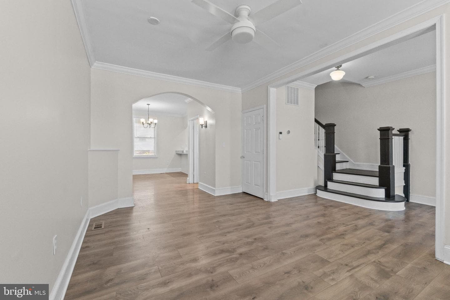 2620 Oswego Avenue photo 10