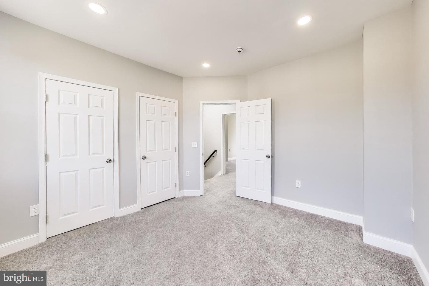 2807 Waldorf Avenue photo 22