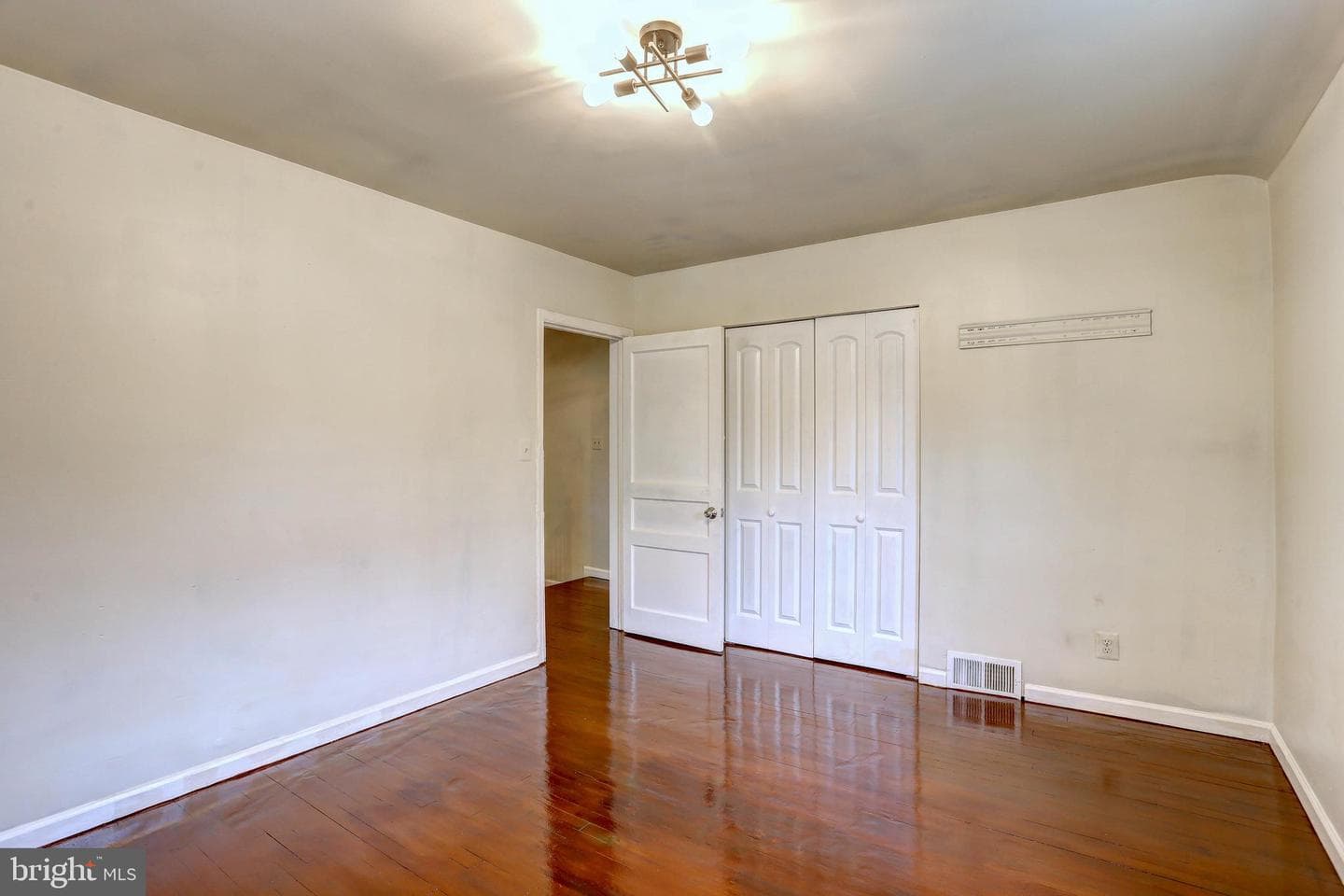 1550 Pentwood Road photo 17