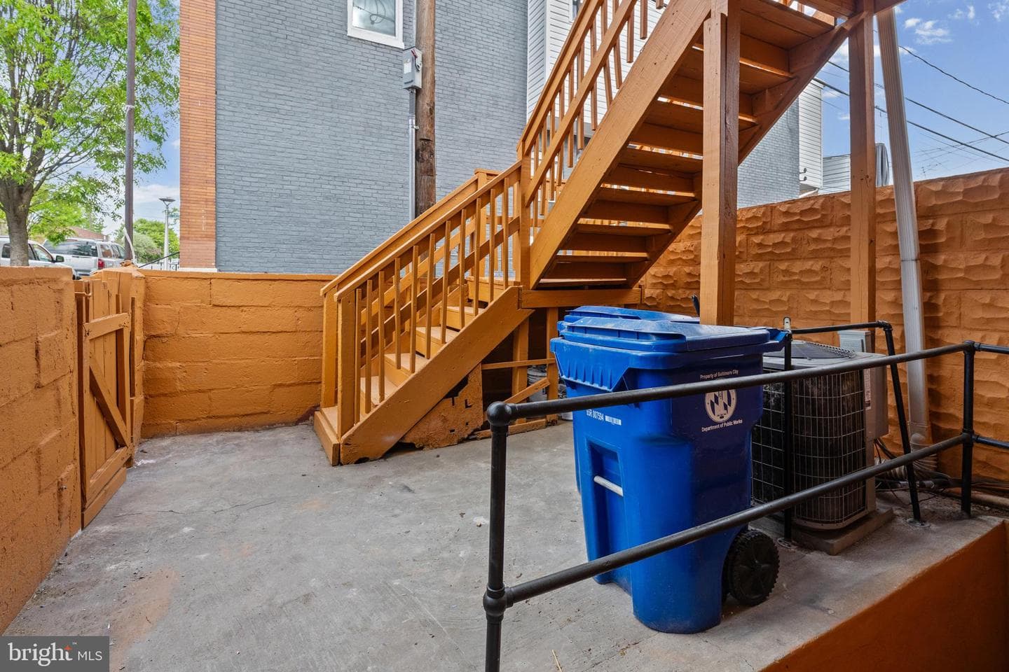 447 N Linwood Avenue photo 33
