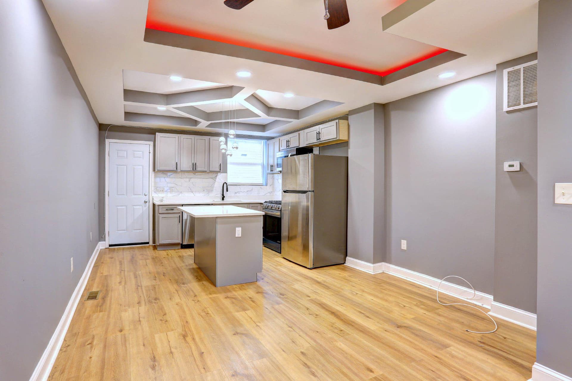 2718 Mura Street photo 10