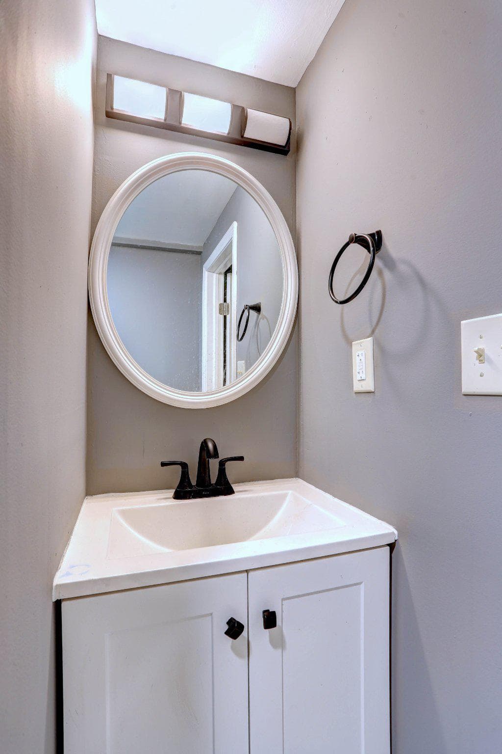 2718 Mura Street photo 23