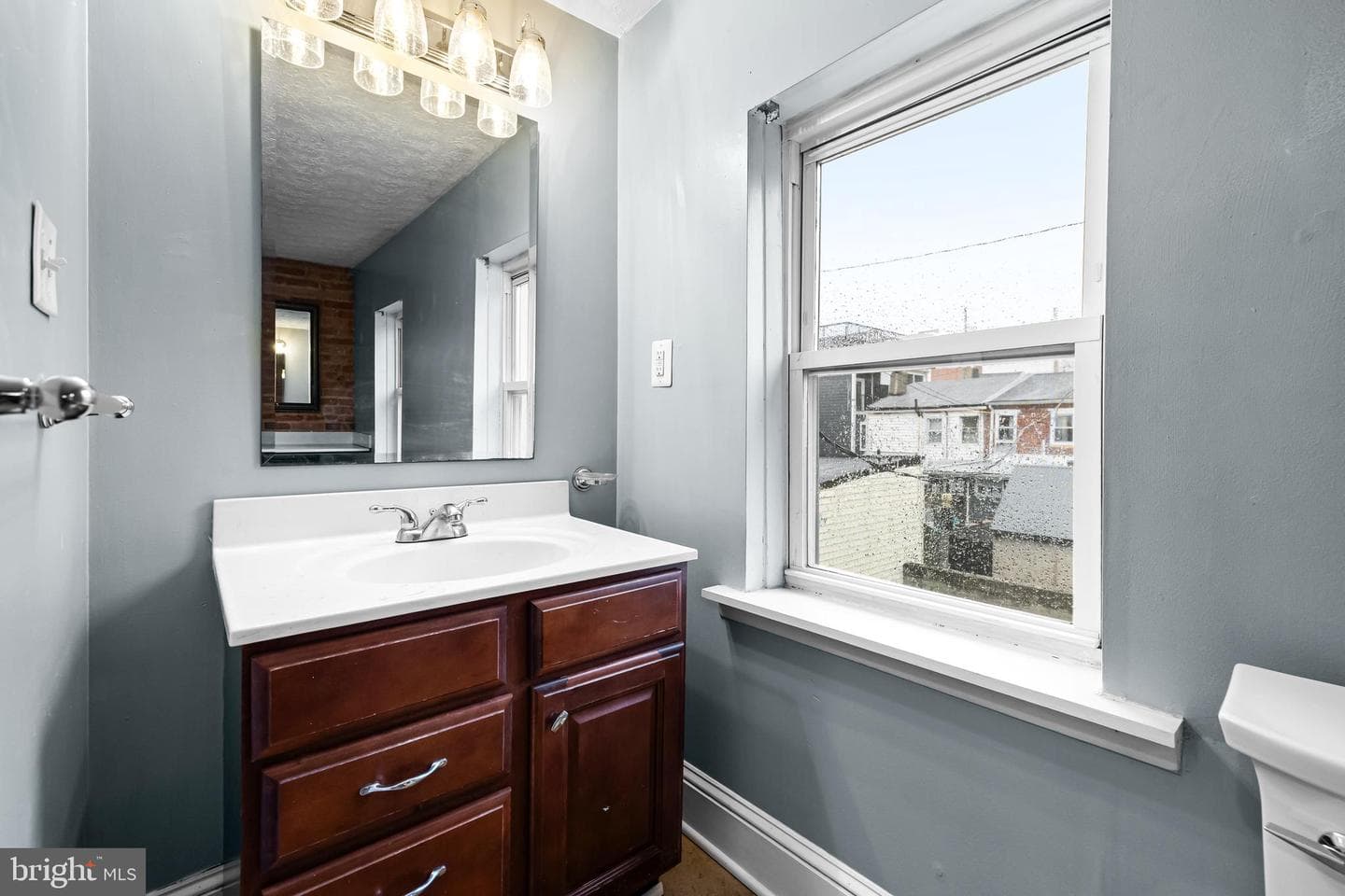 2214 Fleet Street photo 22