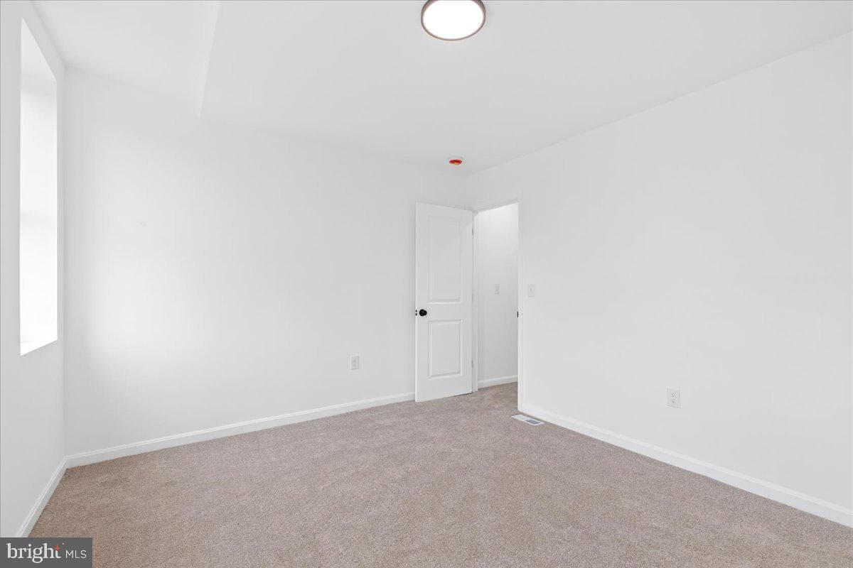 822 E North Avenue photo 39