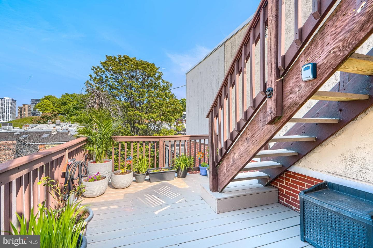 811 William Street photo 34