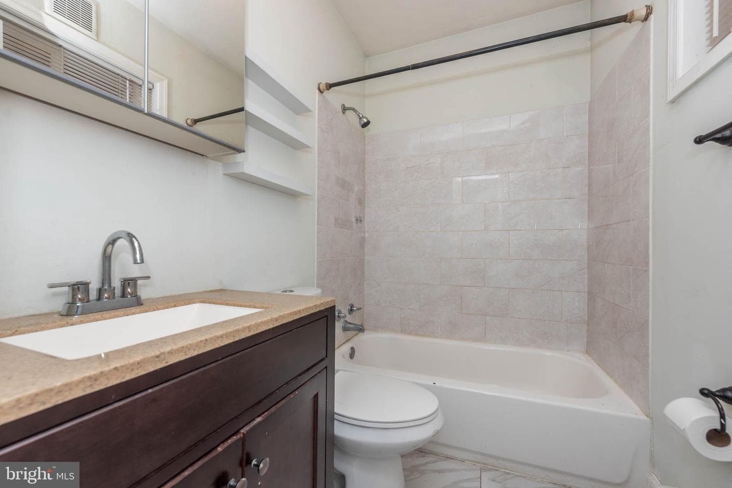 204 N Port Street photo 9