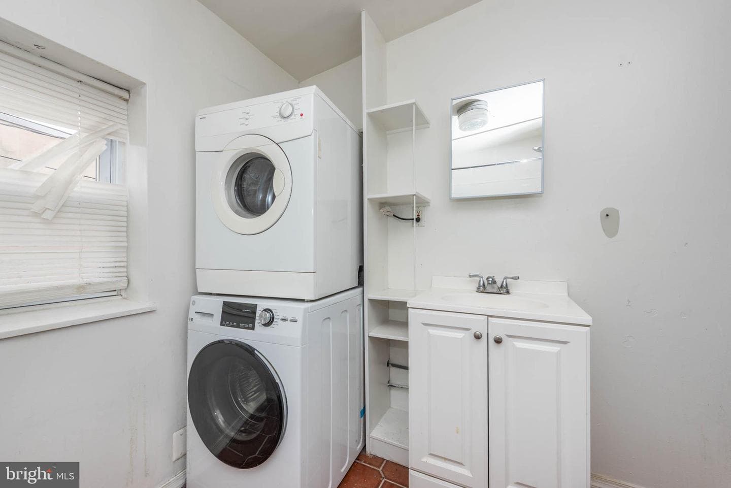 108 W Heath Street photo 12