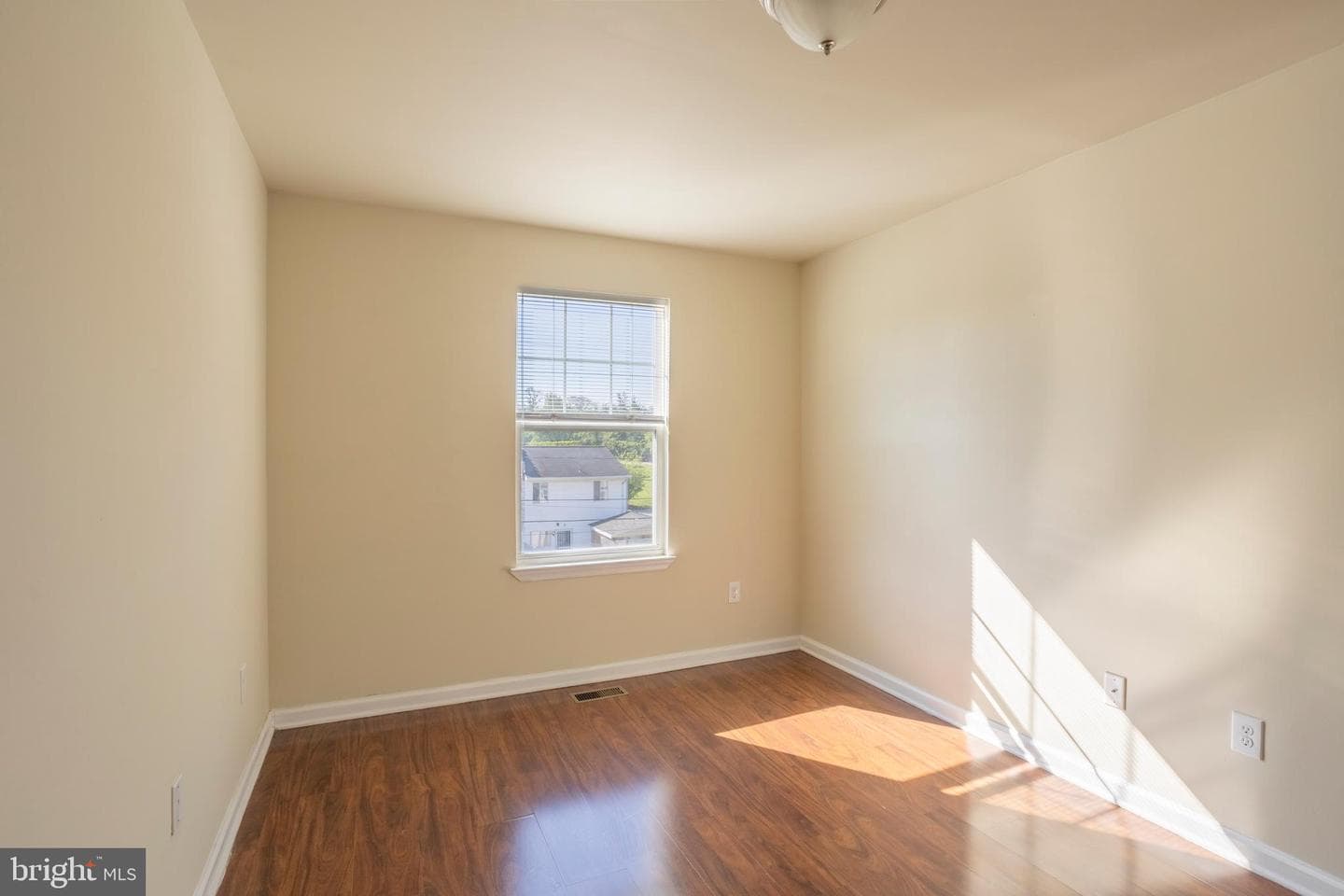 2615 Huron Street photo 24