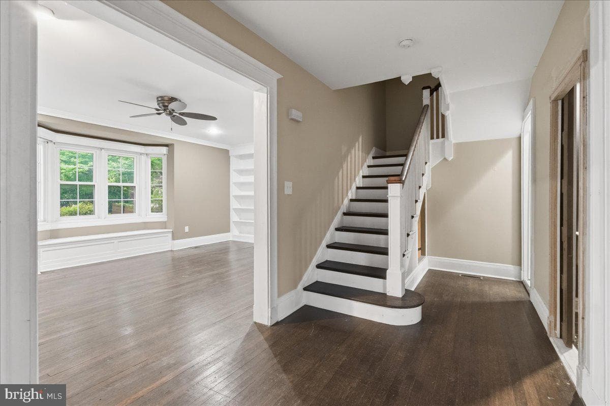 532 W University Parkway photo 16