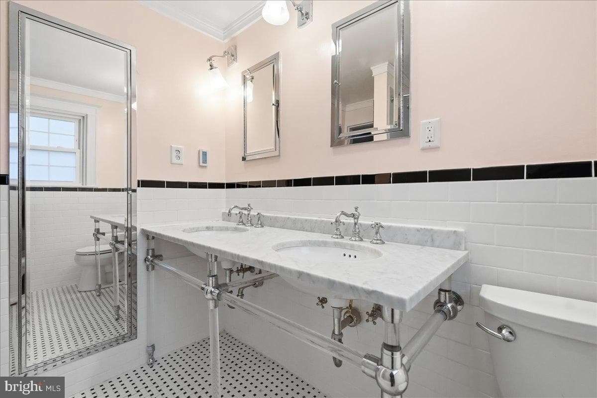 532 W University Parkway photo 24