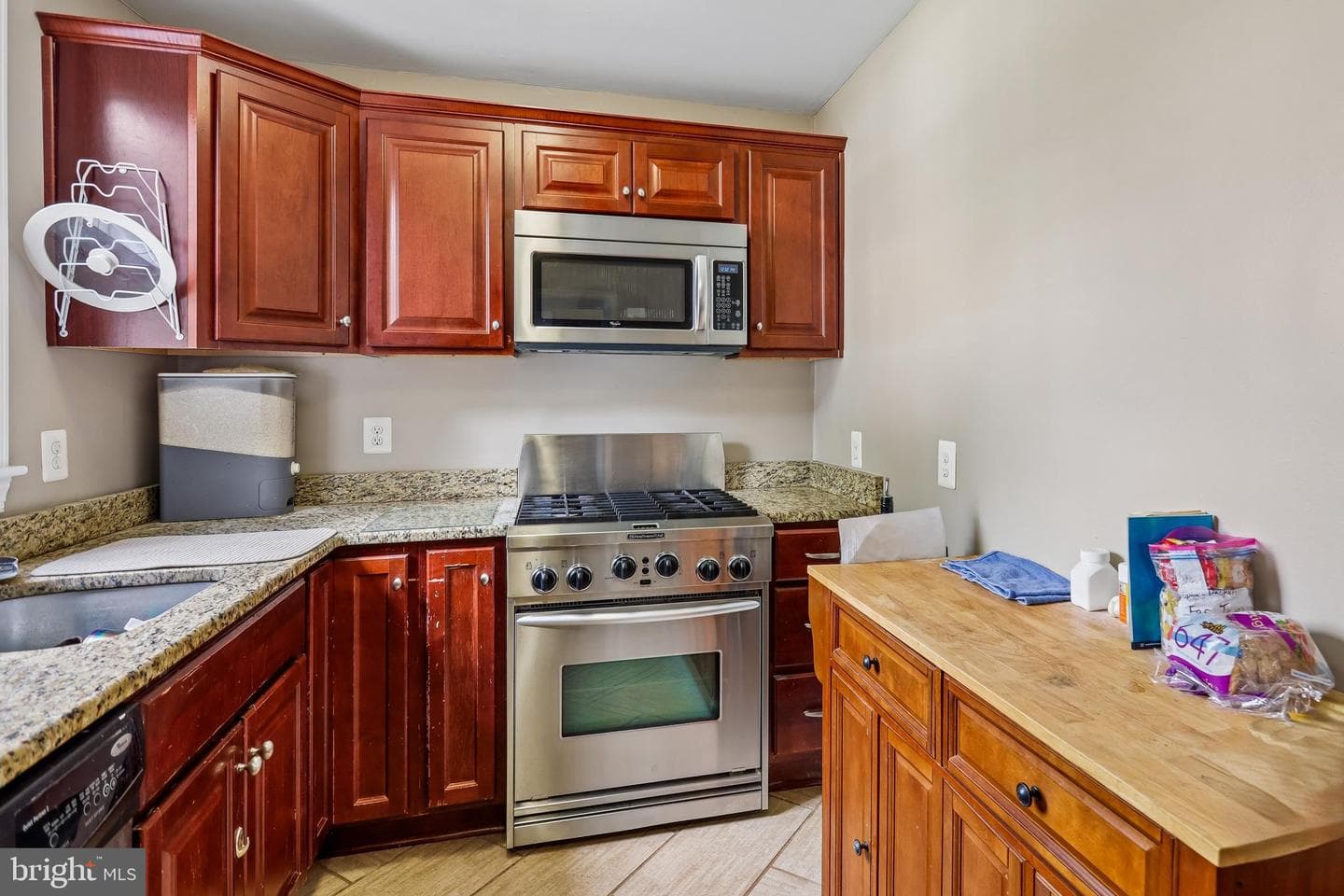 3500 Mactavish Avenue photo 17