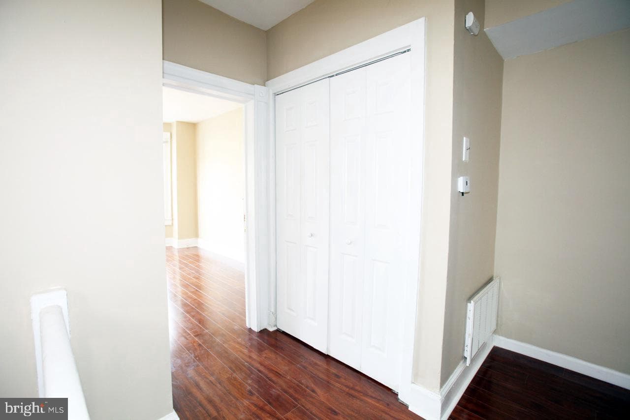 535 Oakland Avenue photo 16