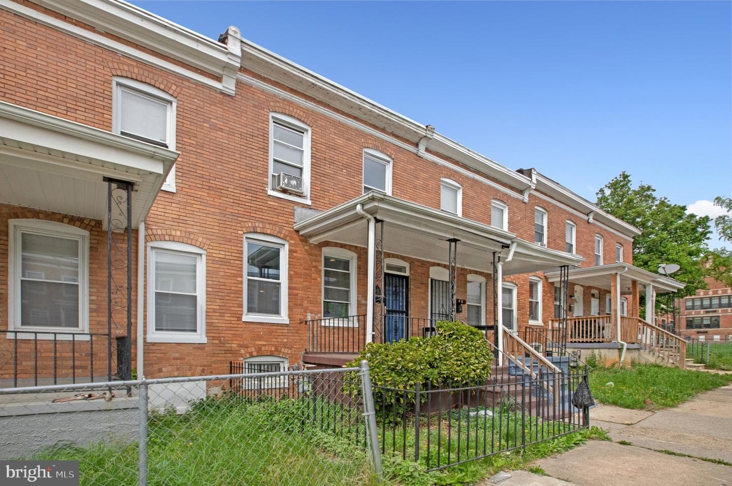 40 N Abington Avenue photo 3