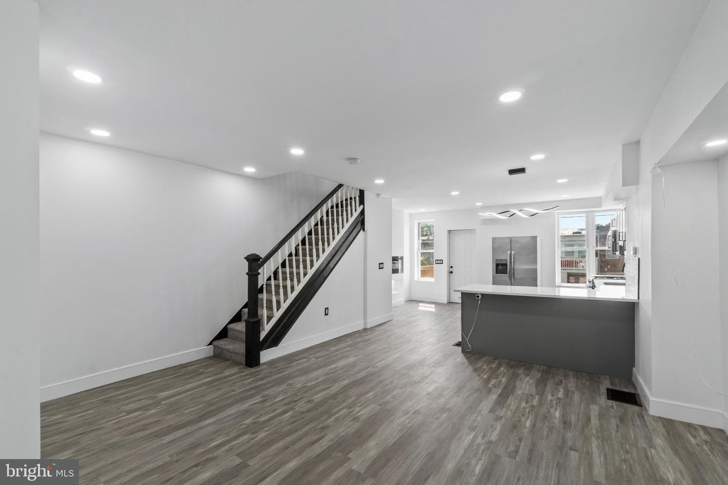 2627 Garrett Avenue photo 5