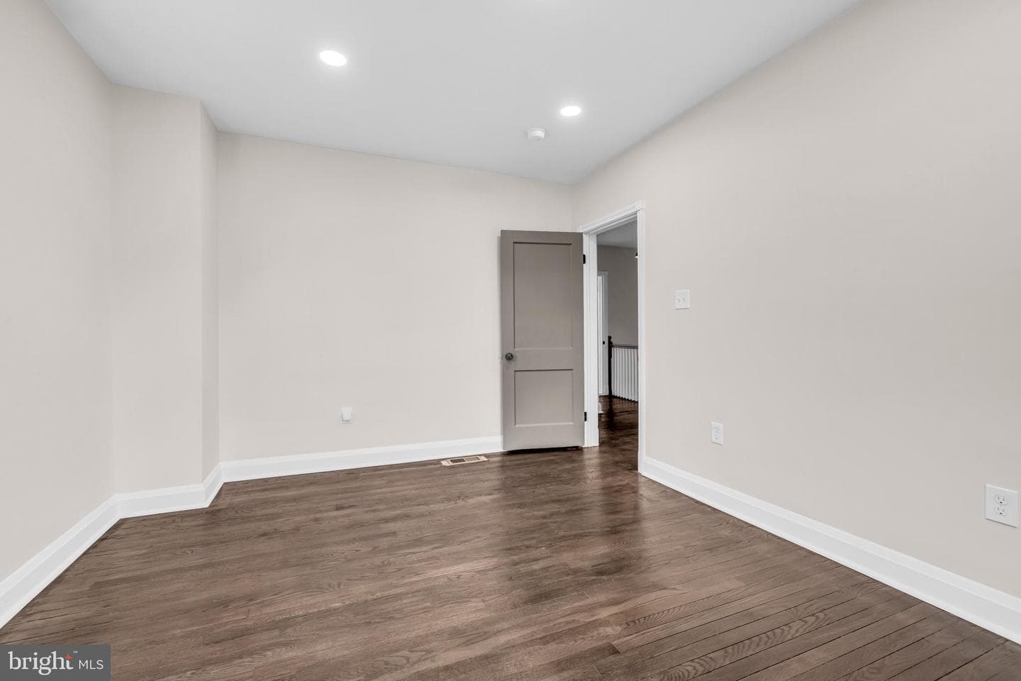 1513 Kingsway Road photo 19