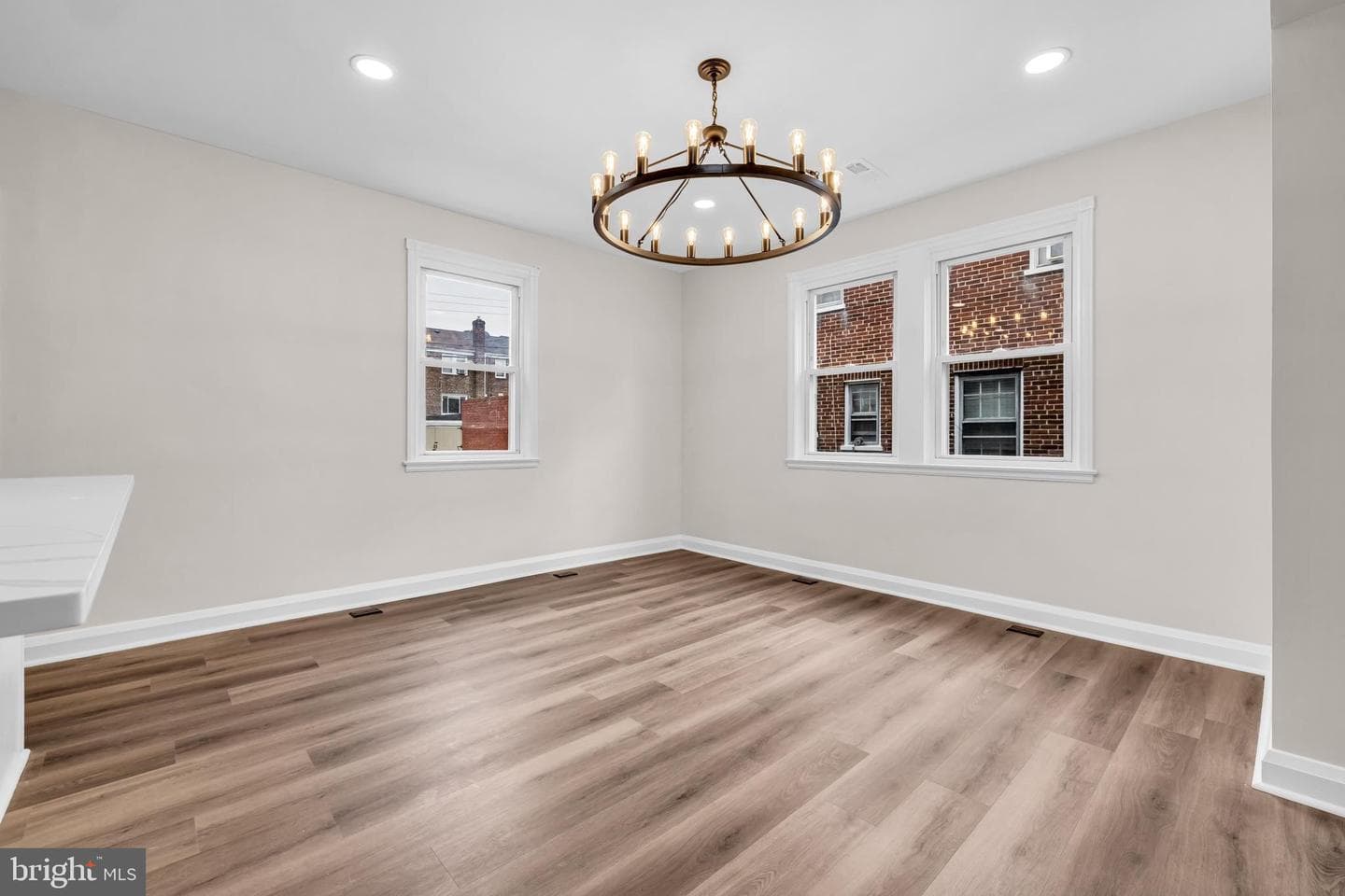 1513 Kingsway Road photo 6