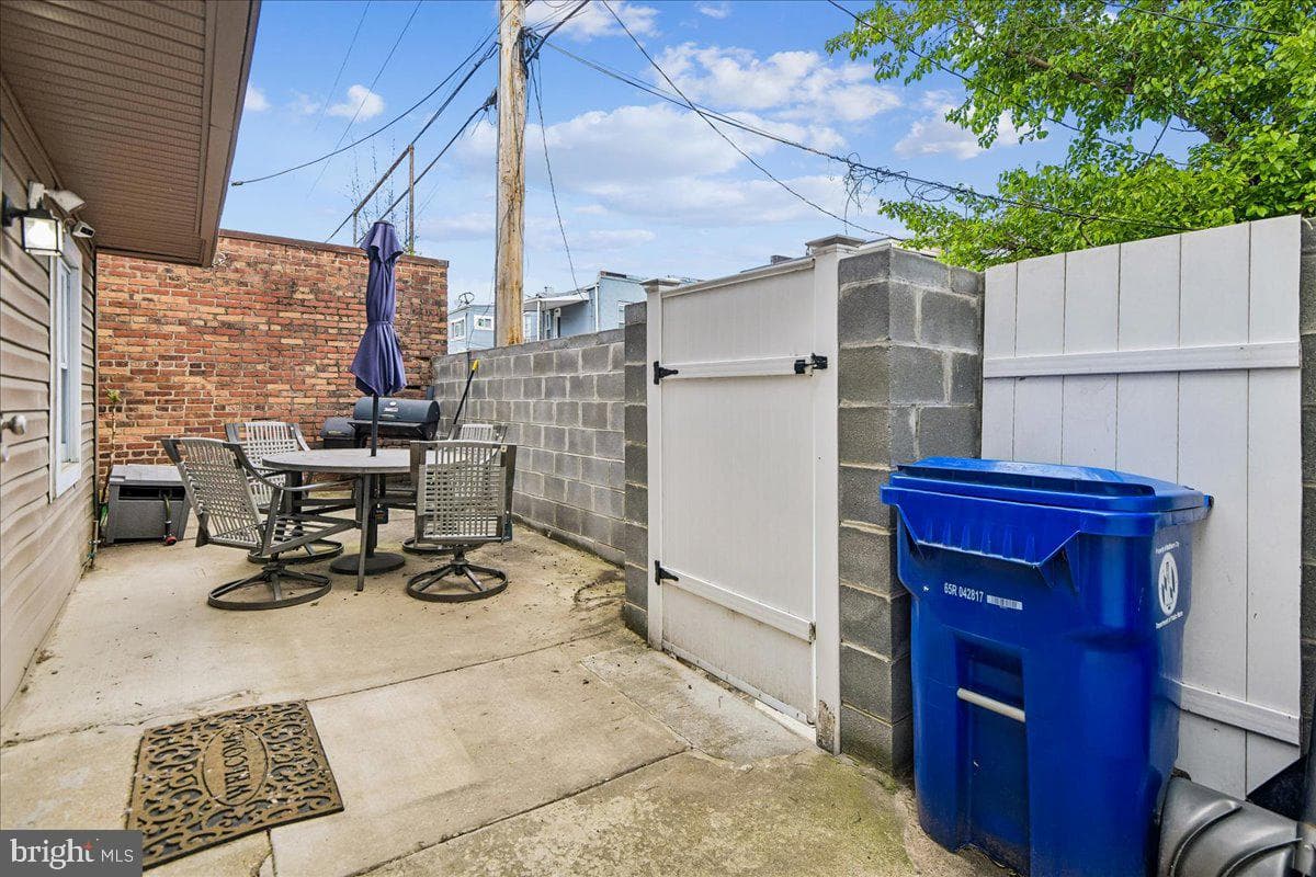 1917 Ruxton Avenue photo 24