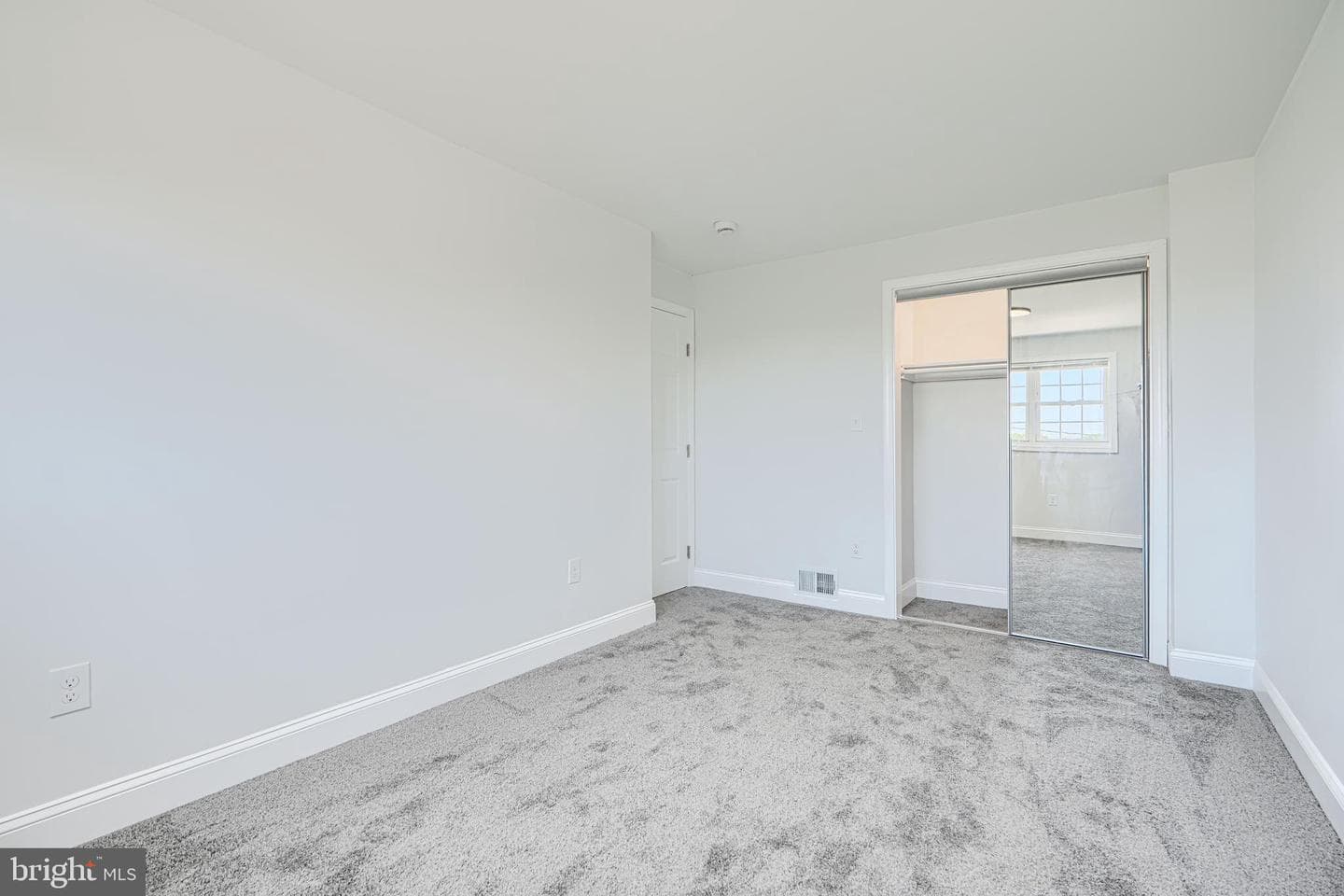 5725 Denwood Avenue photo 16