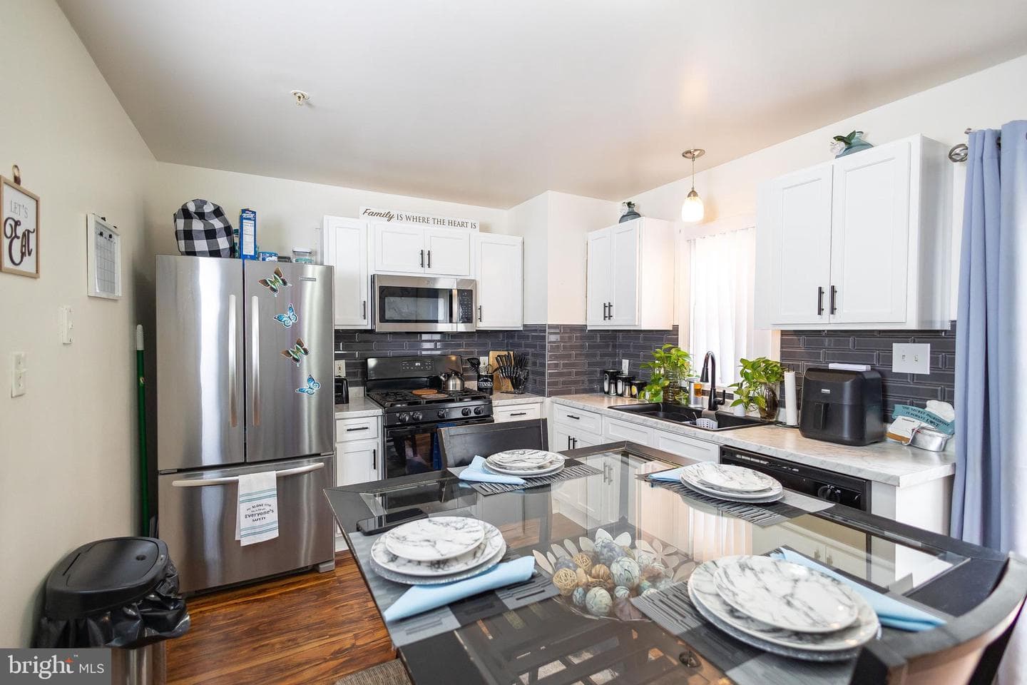 2847 Joseph Avenue photo 8