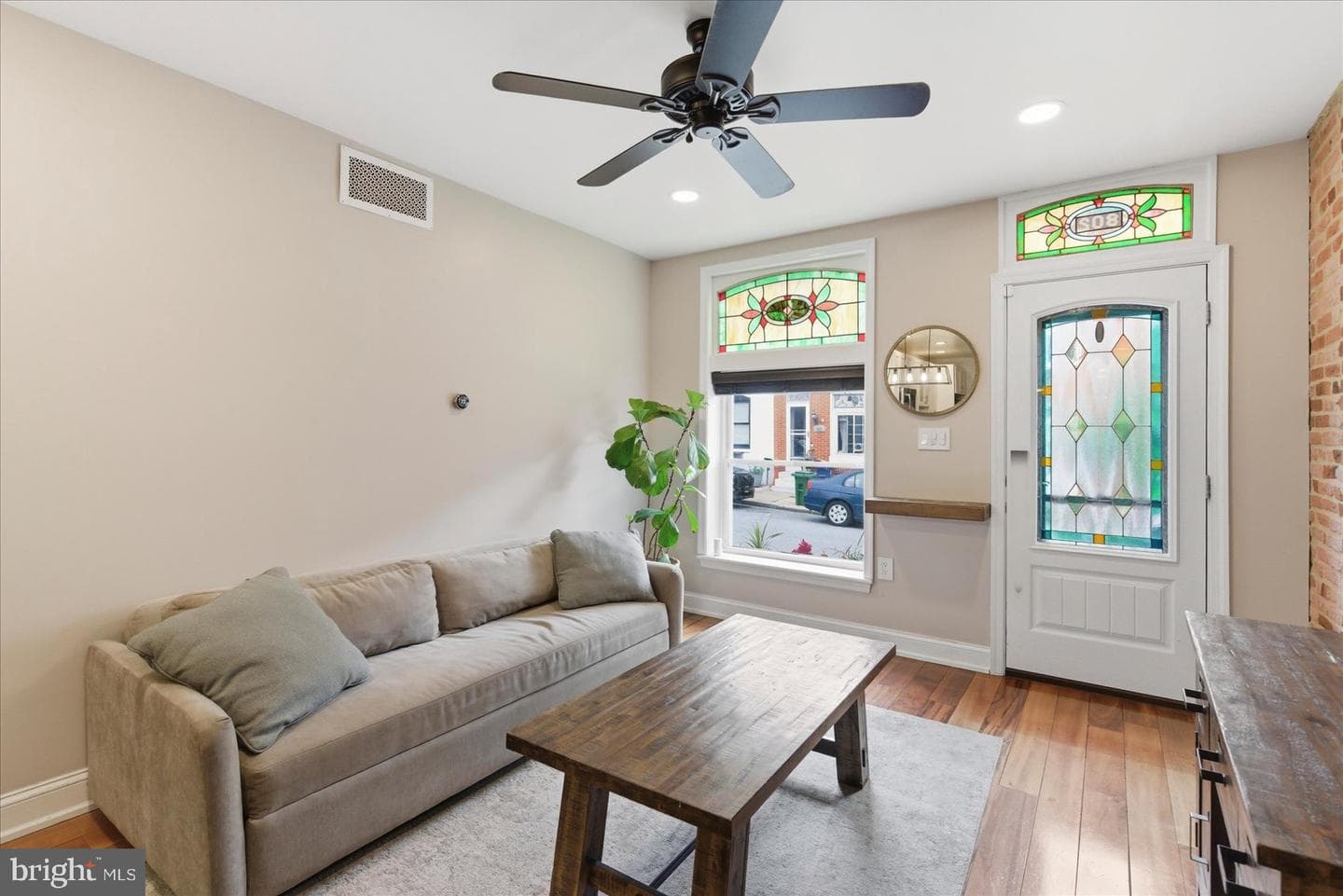 802 S Rose Street photo 4