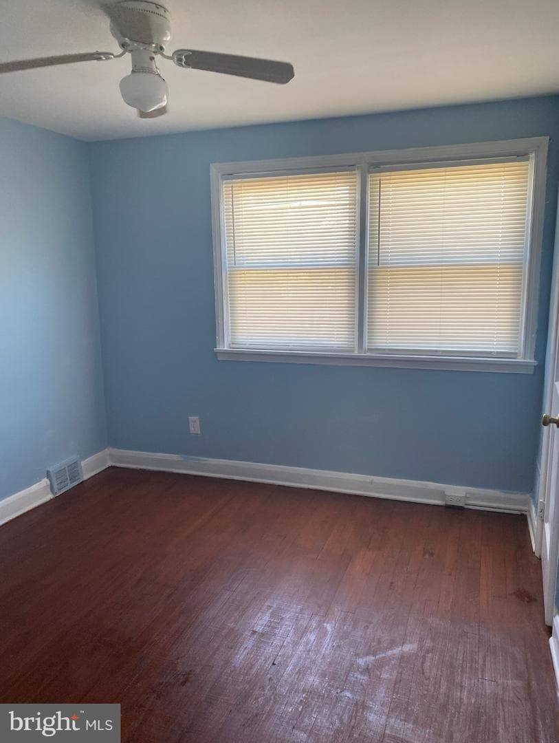 6113 Cardiff Avenue photo 11