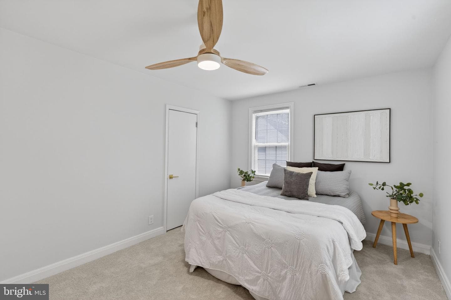 7123 Chambers Road photo 26