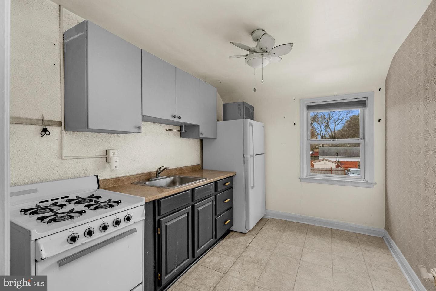 3219 Taylor Avenue photo 12