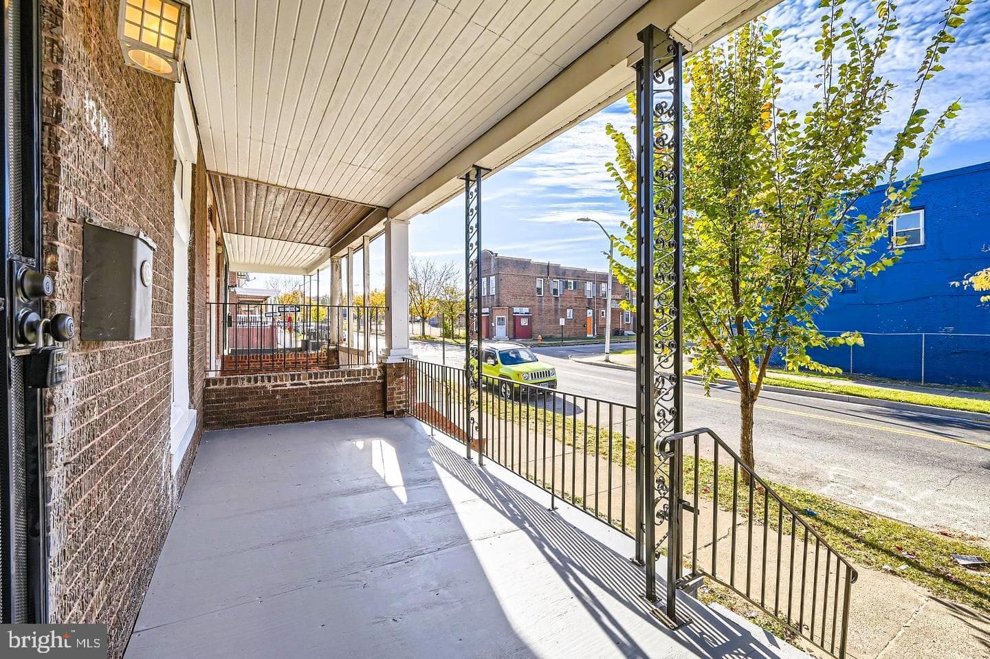 1216 Bonaparte Avenue photo 4