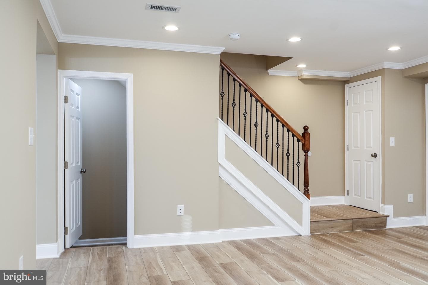 2316 Ashburton Street photo 18