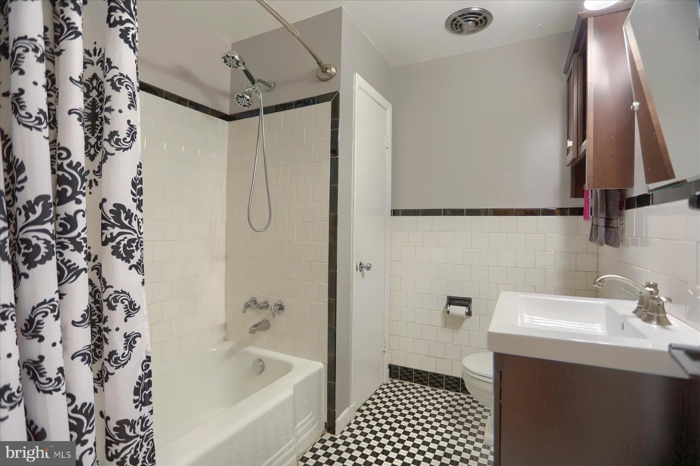 6002 Roland Avenue photo 19