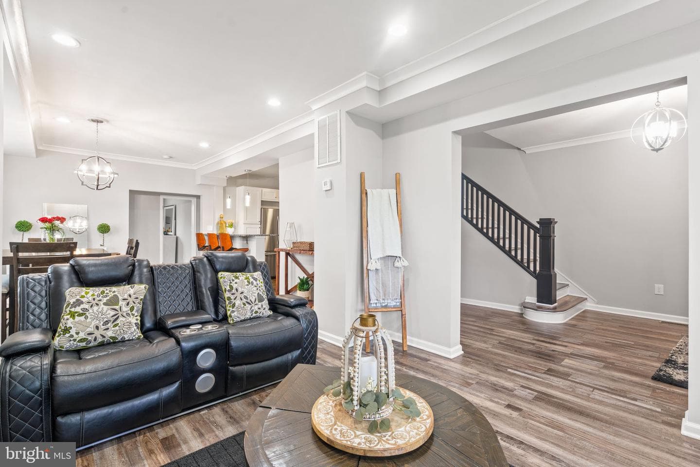 3413 Bateman Avenue photo 12