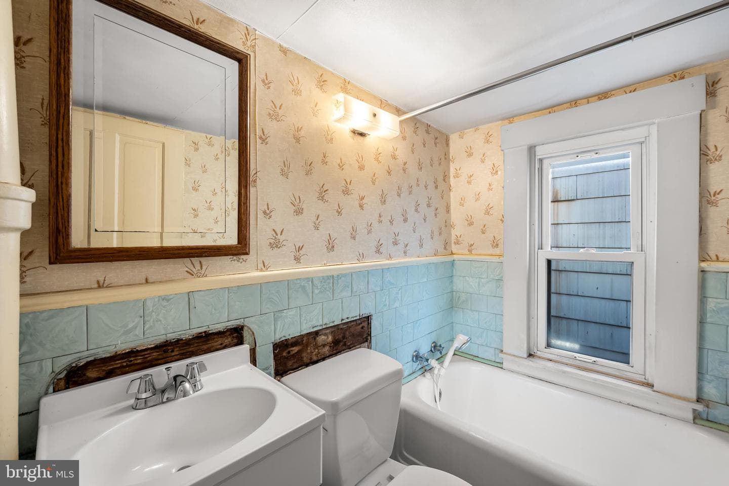 1016 W 38th Street photo 21