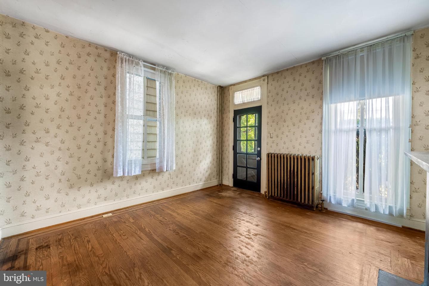 1016 W 38th Street photo 3