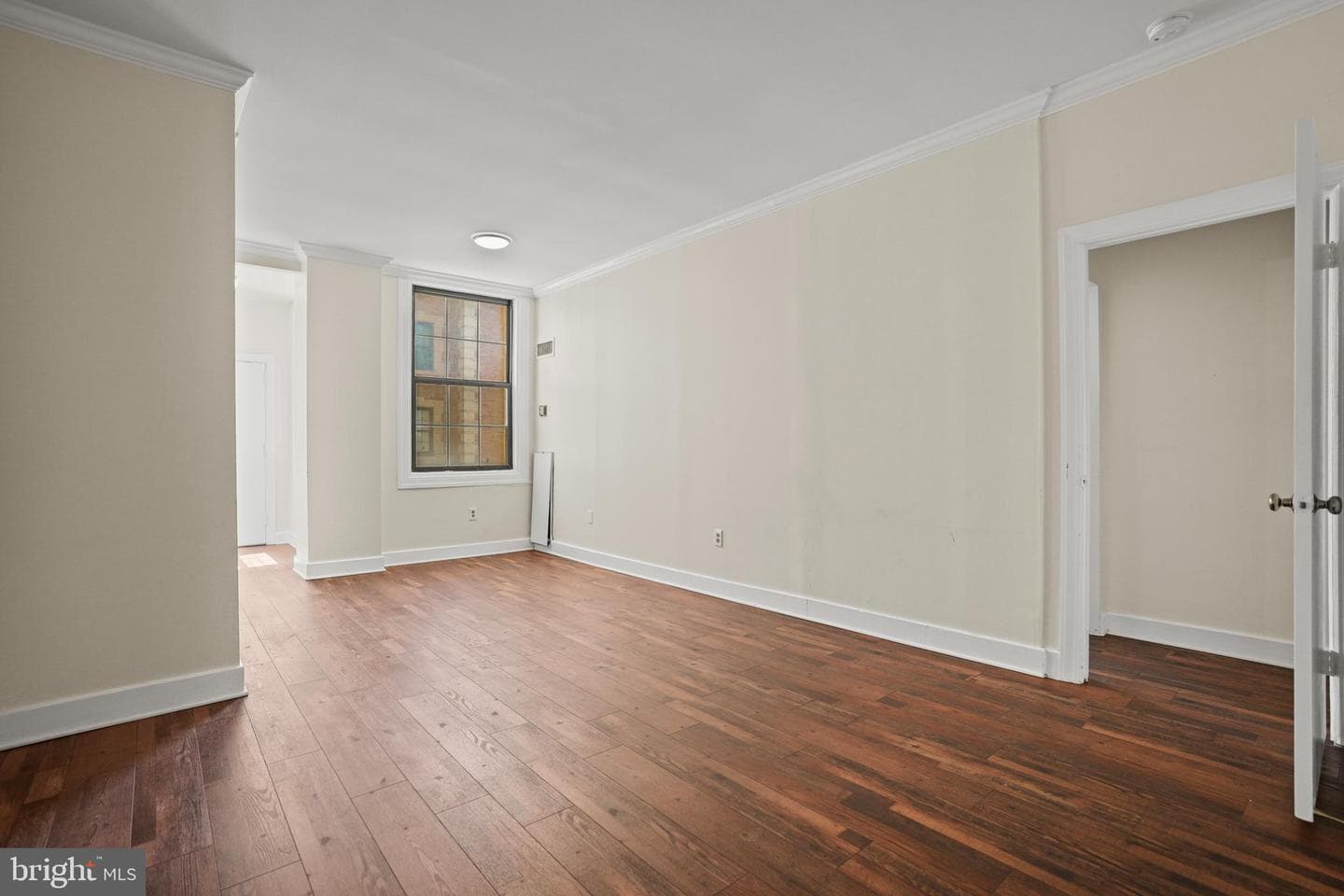 1 E Chase Street #401 photo 11