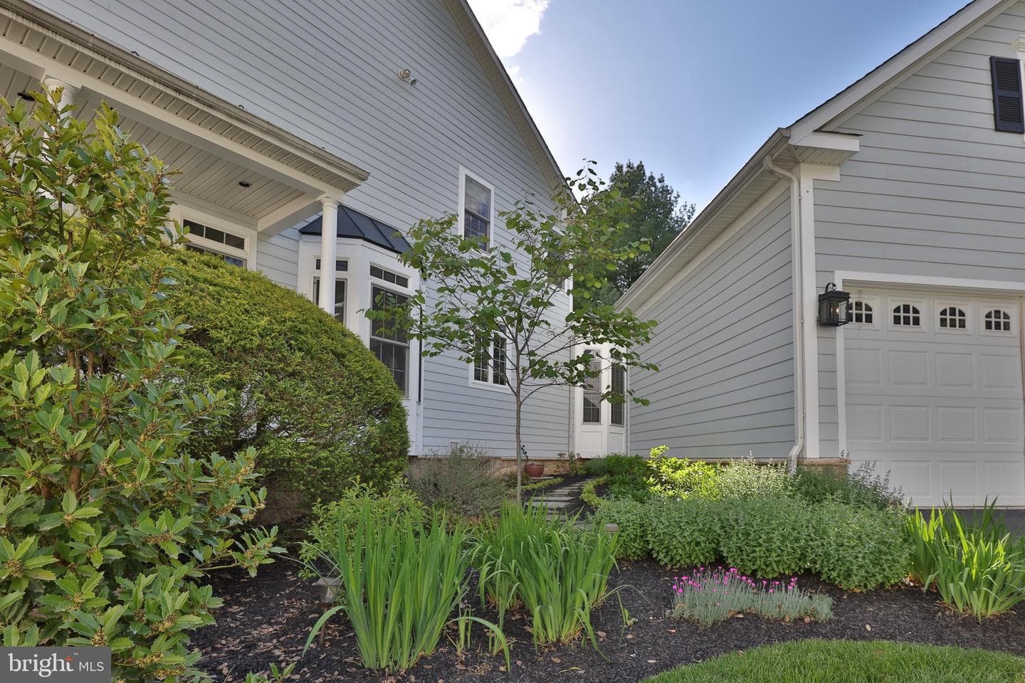 1114 Washingtonville Drive photo 2