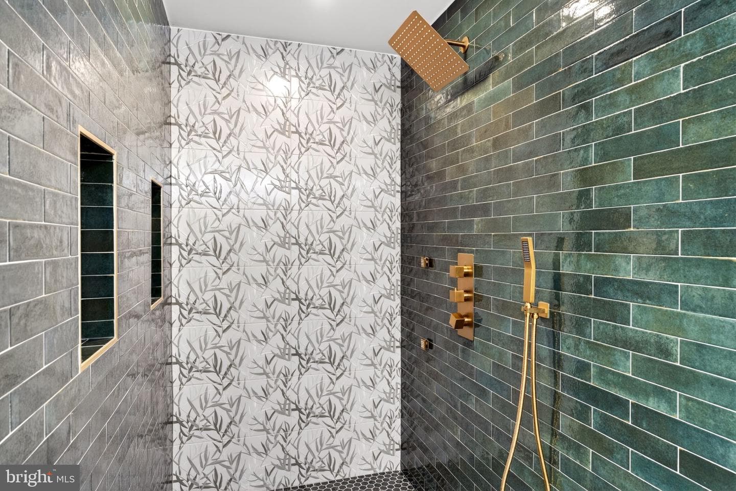 1342 Andre Street photo 29