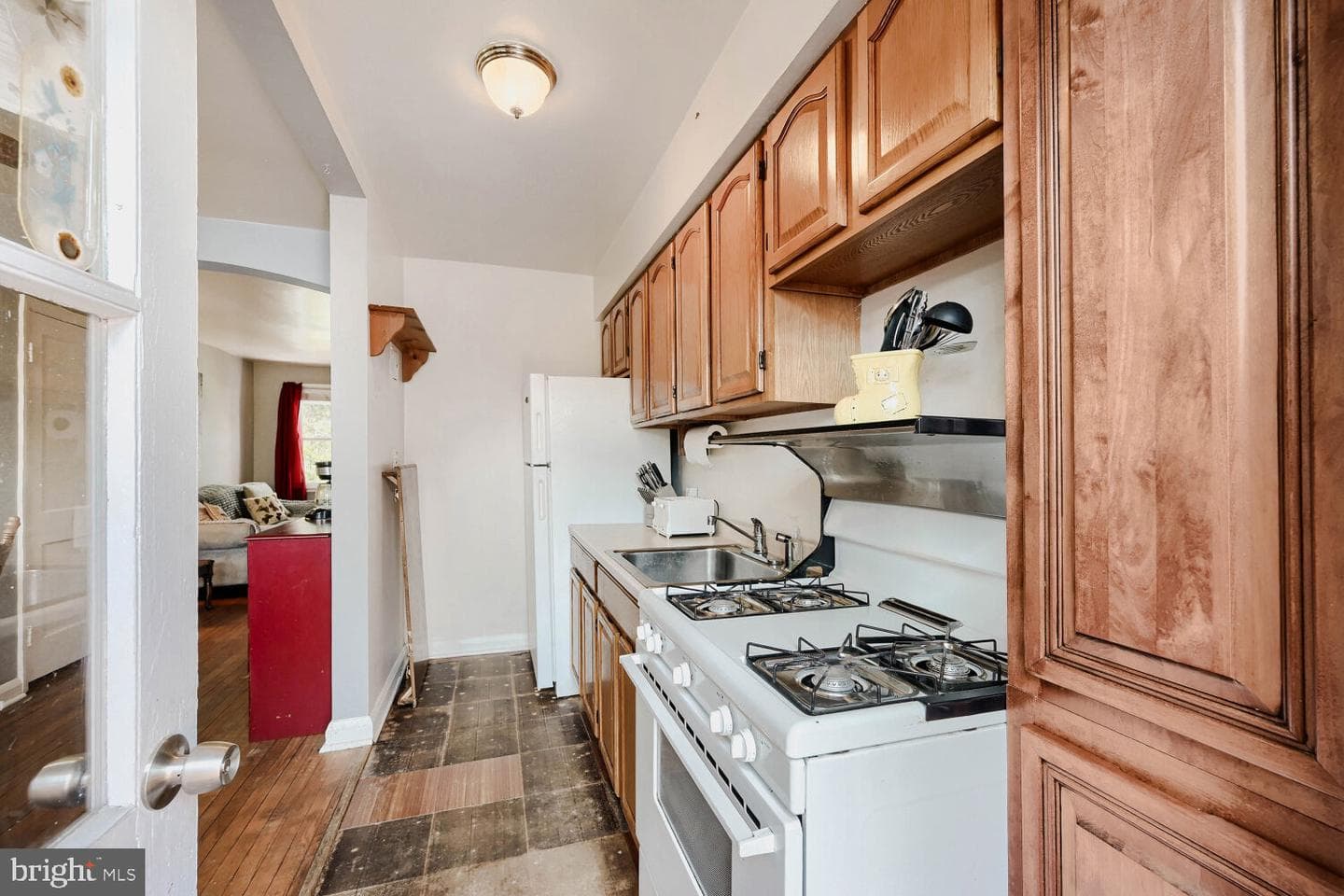 6929 Gough Street photo 8