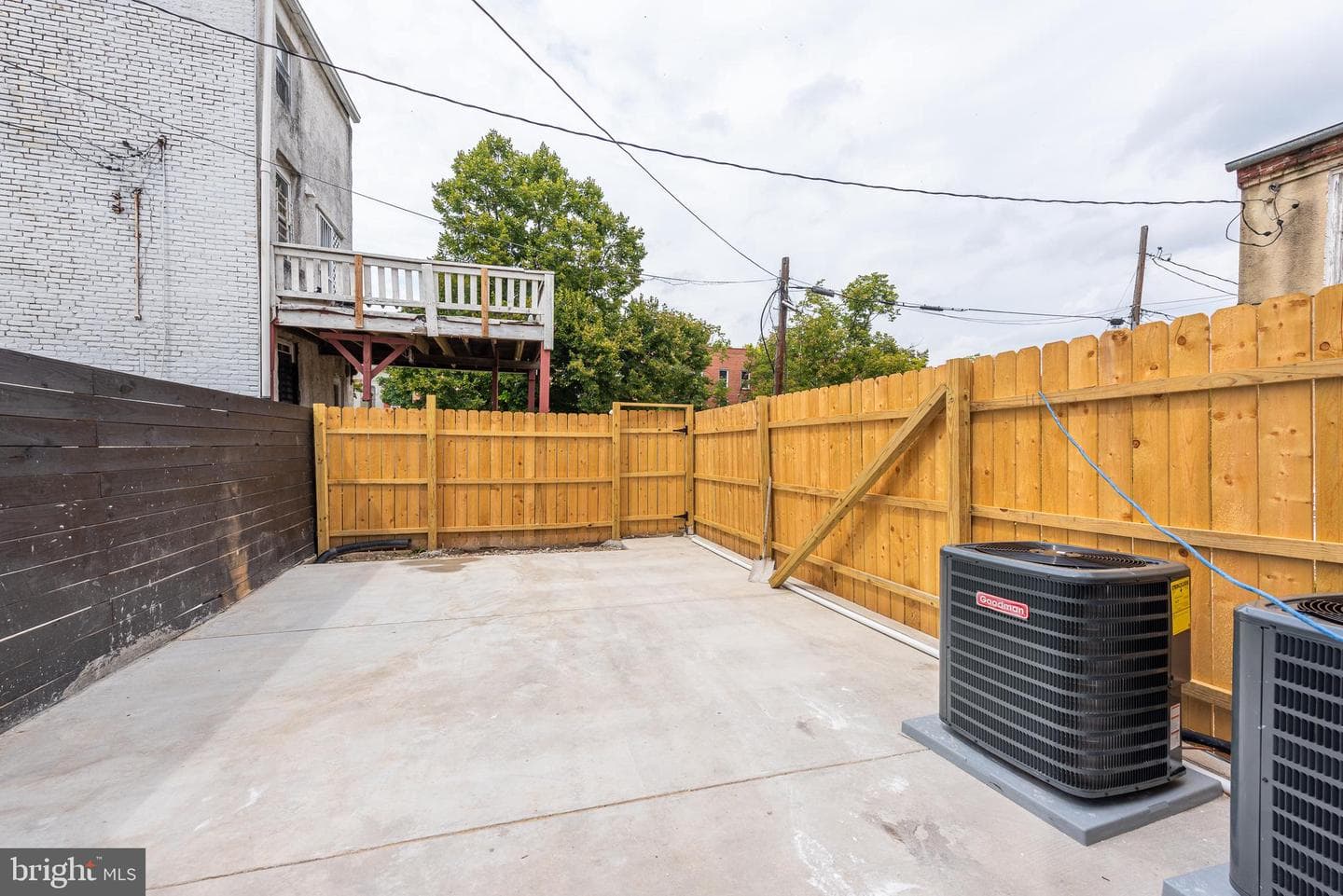 1016 W Fayette Street photo 29