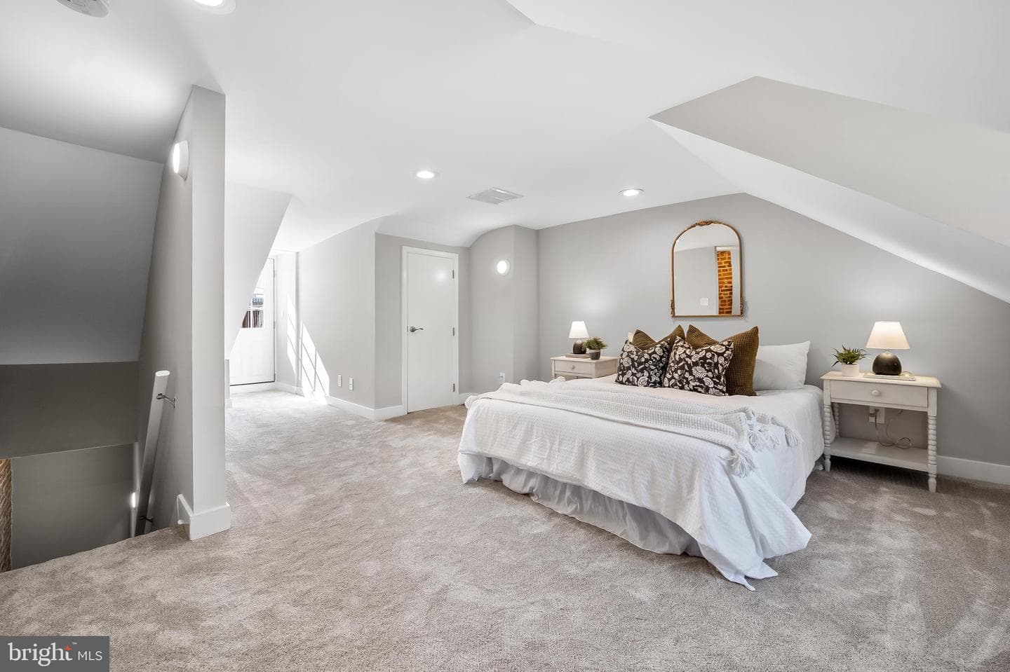 1206 S Charles Street photo 23