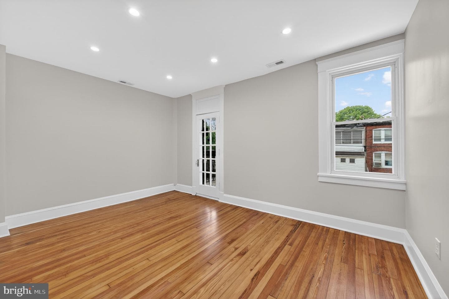 2006 Whittier Avenue photo 26