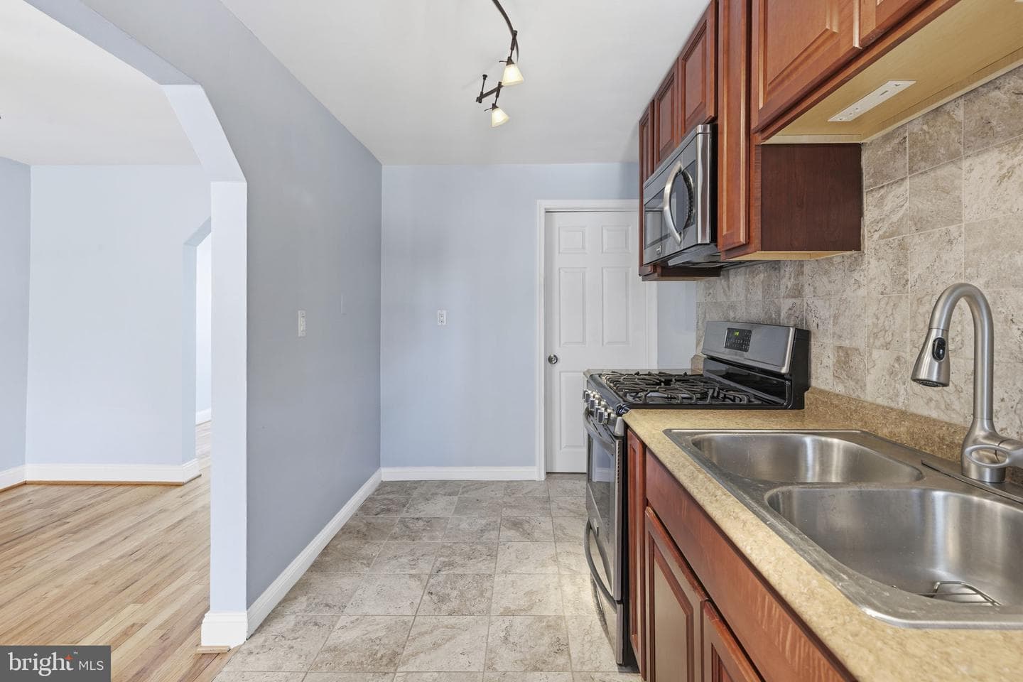 515 Umbra Street photo 7