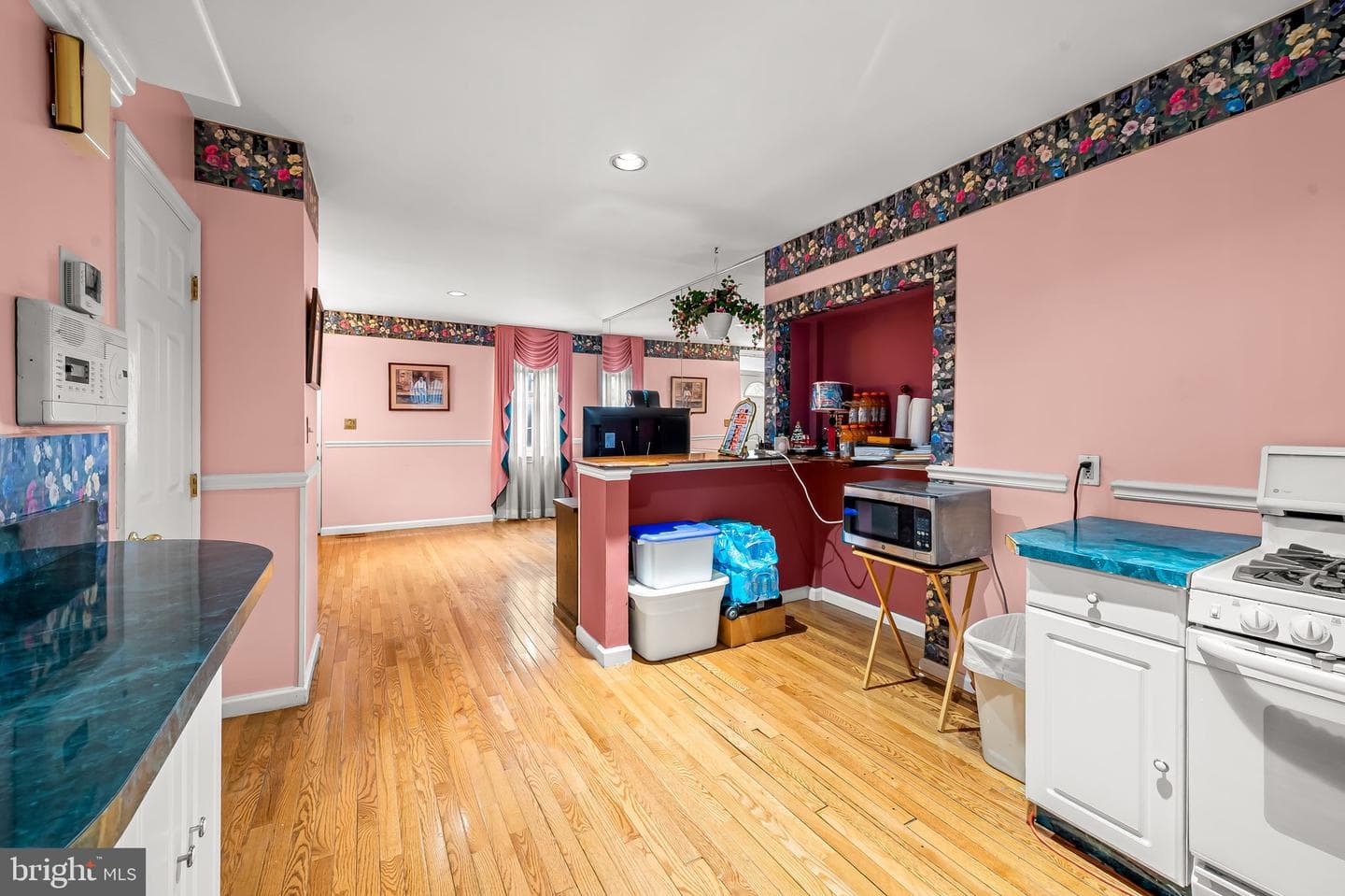 657 Portland Street photo 8