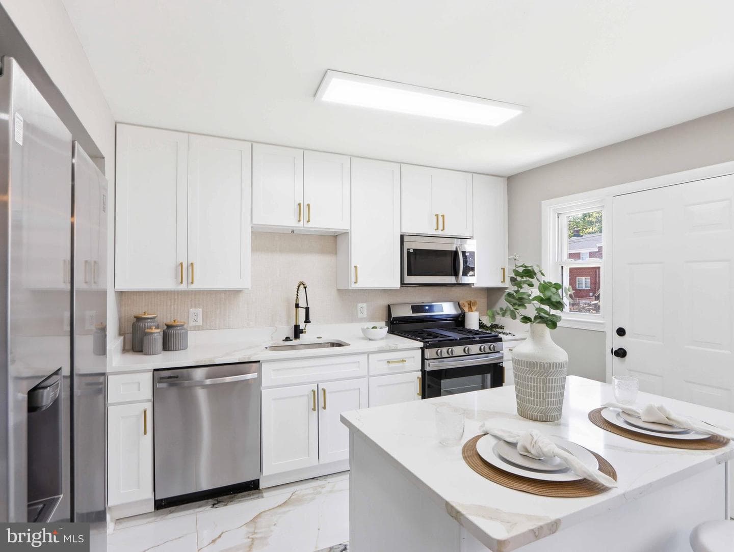 642 Queensgate Road photo 10