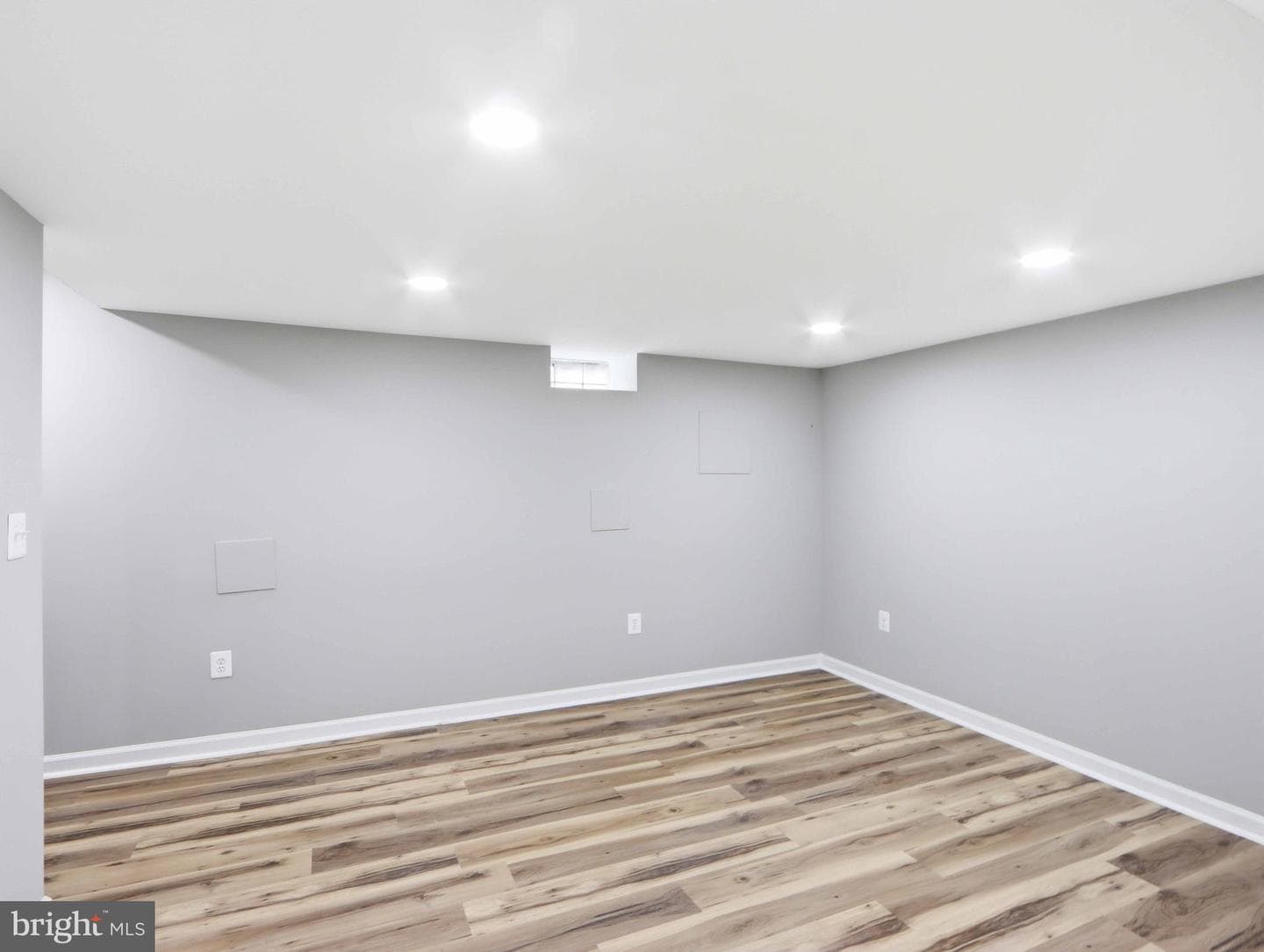 642 Queensgate Road photo 22